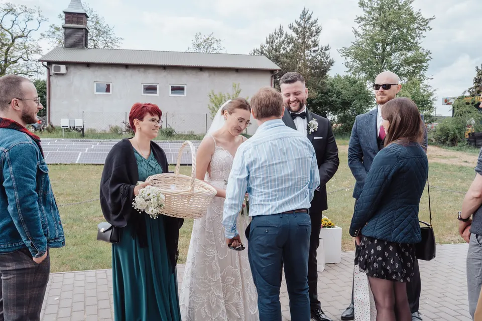 Katarzyna i Sebastian — reportaż i teledysk ślubny — zdjęcie 23 z 30
