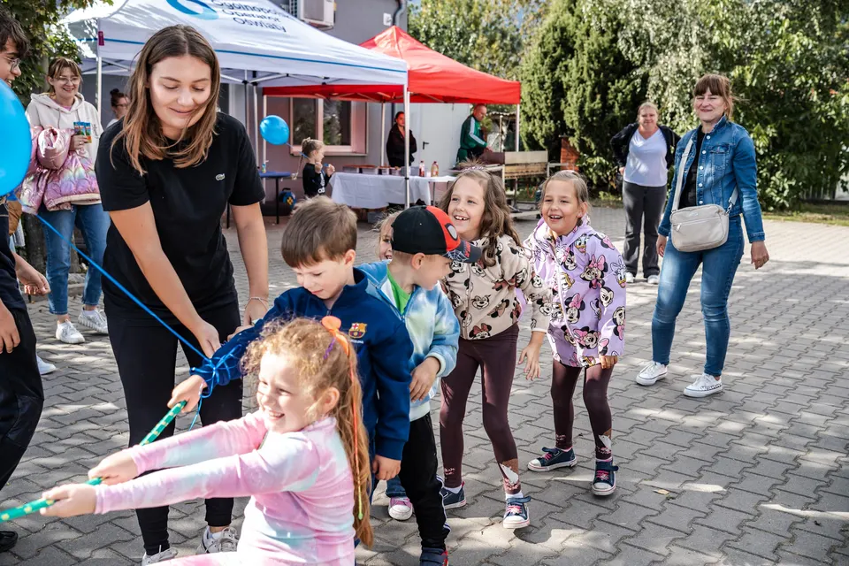 Dzień Rodziny w szkole Sentio w Bogdanowie — zdjęcie 6 z 24