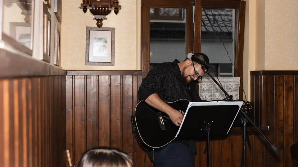 Koncert Alana w Kawernie Pod Orłem — zdjęcie 7 z 24