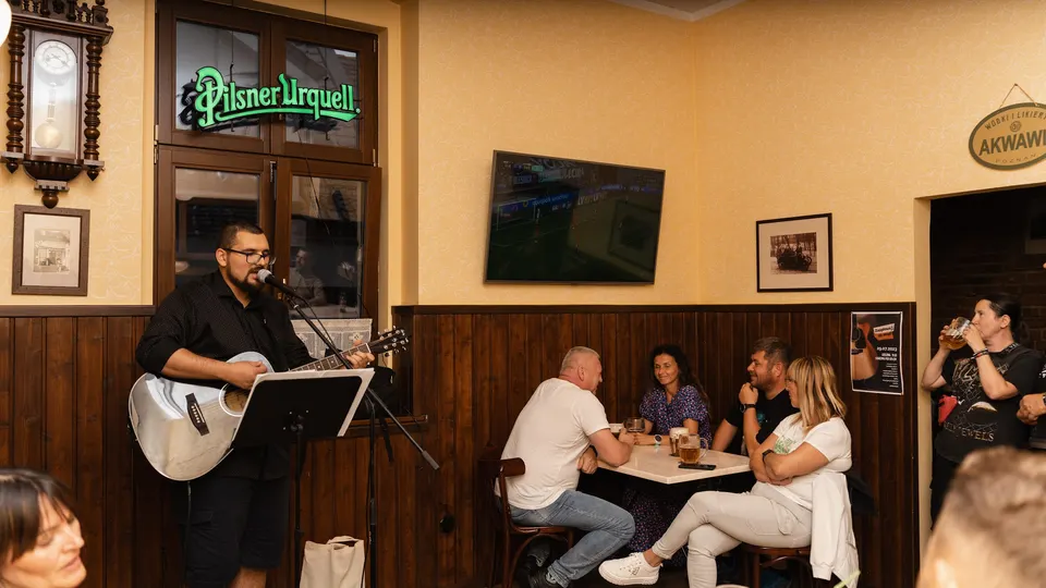 Koncert Alana w Kawernie Pod Orłem — zdjęcie 15 z 24